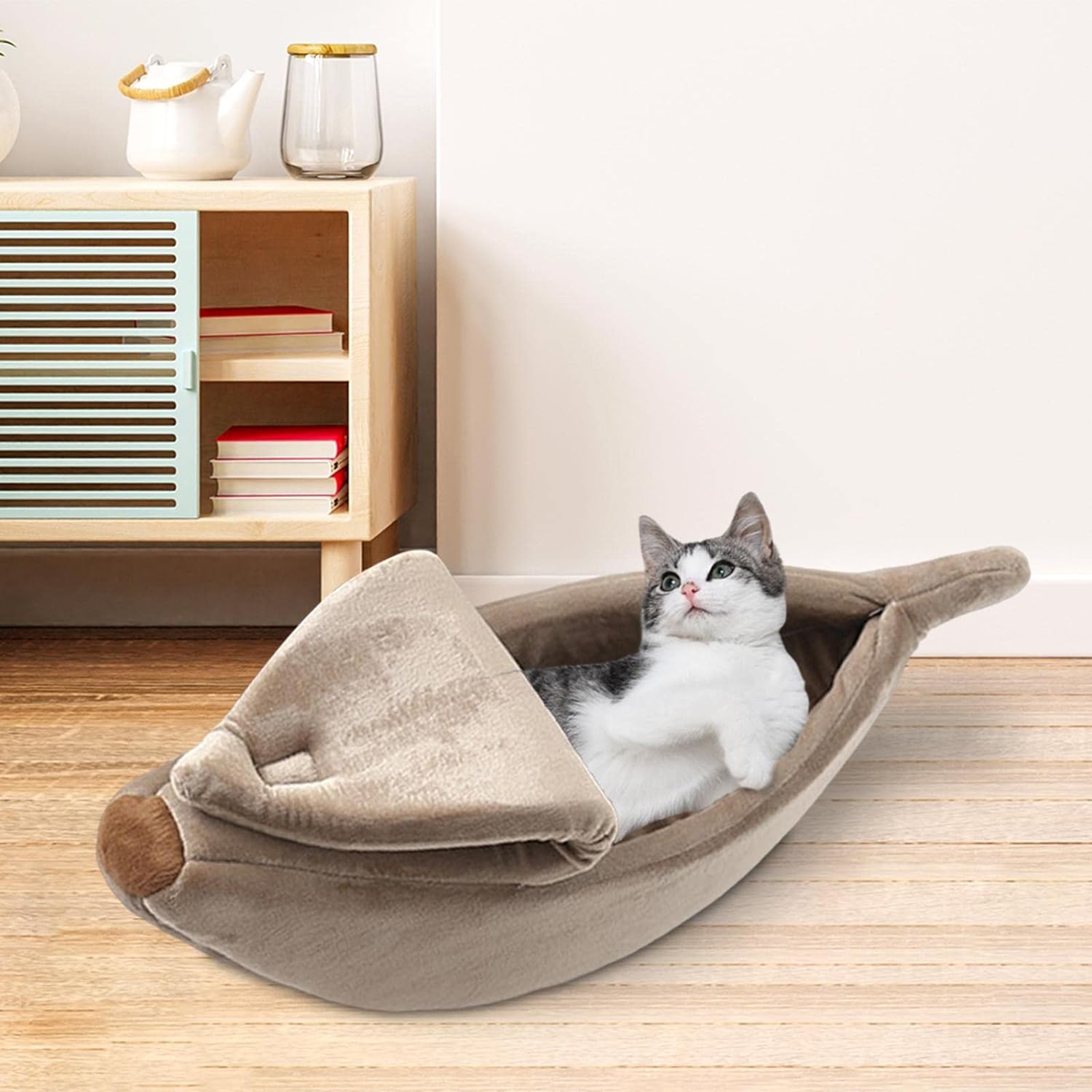 https://omnishop-col.com/products/cama-para-dormir-para-mascotas-bonita-decorativa-divertida-forma-de-platano-para-mascotas-perros-gatos-cama-para-dormir-marron-s